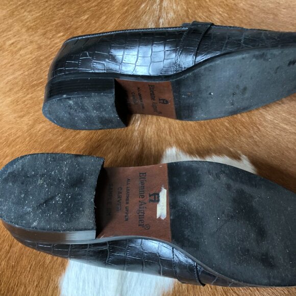 leather suede loafer low heel round toe, size 6, etienne aigner - Picture 4 of 5